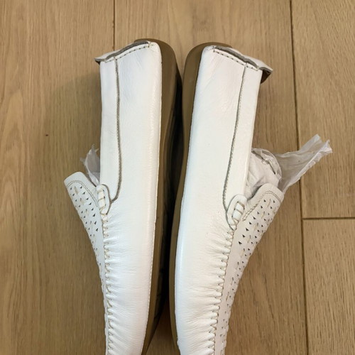 Hush Puppies white leather loafers used, size 42