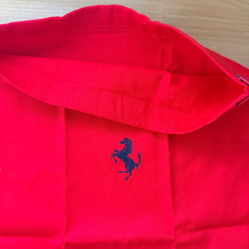Θήκη Scuderia Ferrari κόκκινη 29cm x 32cm καινούργιο