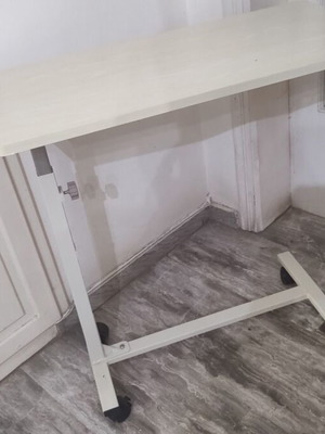 Τραπέζι νοσοκομειακού κρεβατιού like new