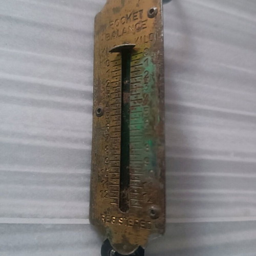 Old hand scale used with cantari