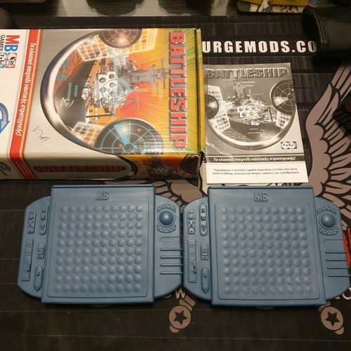 Battleship Pocket board game like new