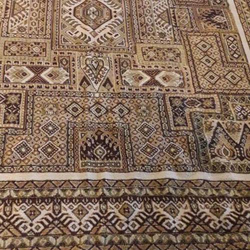 100% Wool rug of very good quality!!!