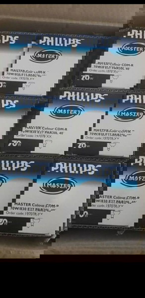 Πακέτο από 11 λάμπες ΡHILIPS ΜASTER COLOUR CDM-R 70W/830 E27 PAR30L 40΄΄.ΚΑΙΝΟΥΡΙΕΣ στα κουτιά τους.