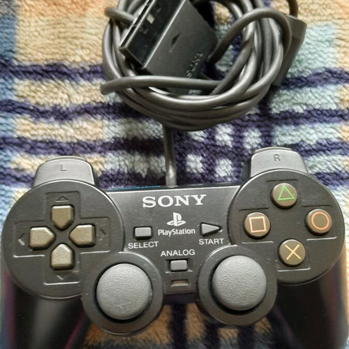 PlayStation 2 original controller used with good analog sticks