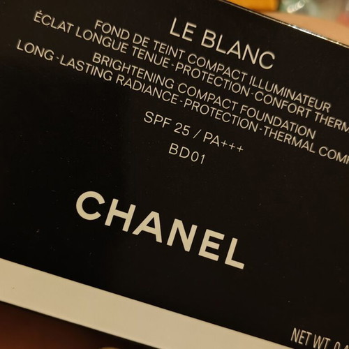 Chanel Le Blanc Brightening Compact Foundation SPF 25 new