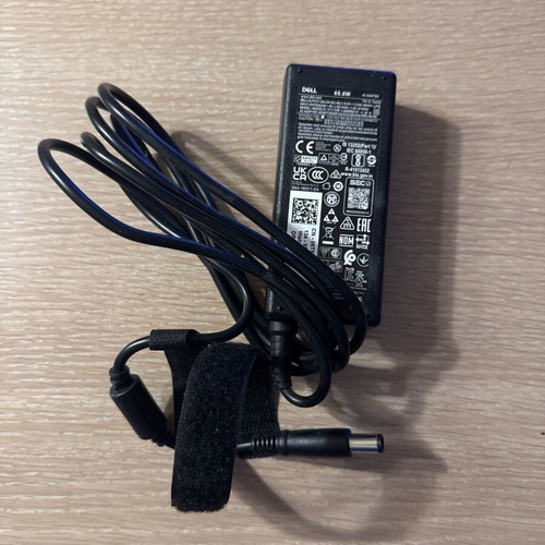 Dell power adapter like new 65W 3.34A 19.5V with wide plug