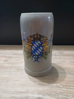 German beer stein with Bavarian decoration like new, ceramic 1 liter