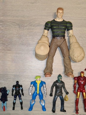 Φιγούρες Marvel μεταχειρισμένες, πακέτο 5 με Iron Man Mark III και VI