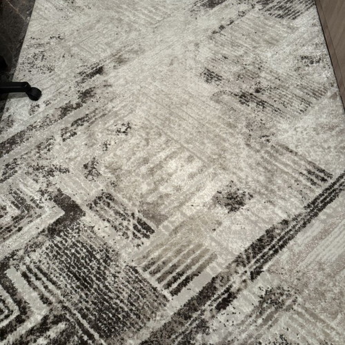 Carpet 160x230 like new, beige dominant color