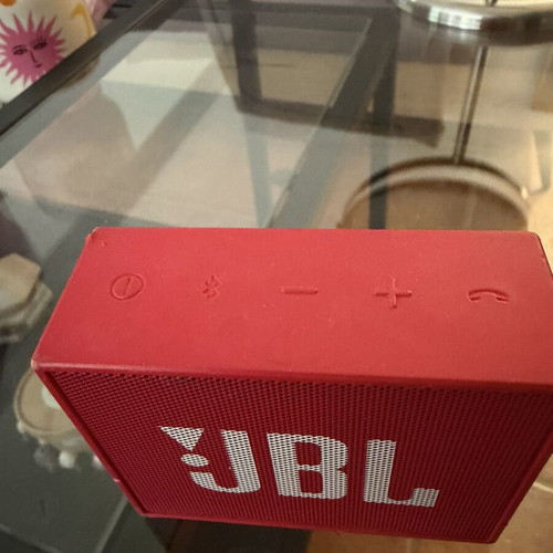 JBL GO Bluetooth speaker, pink, with charging cable
