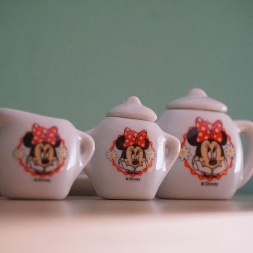 Disney Minnie Mouse porcelain tea set, new, 17 pieces