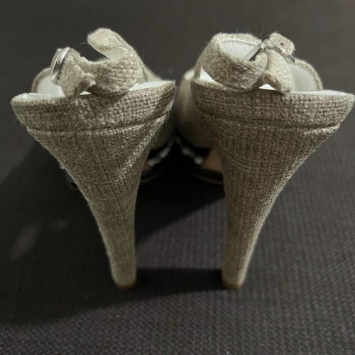 Chanel Beige Canvas Peep Toe Slingback Sandals size 39 like new