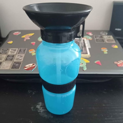 Portable Pet Water Bottle 750 ml new, with carrying ring