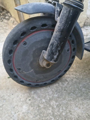 Τροχός μοτέρ για ηλεκτρικό πατίνι 250w μεταχειρισμένος με καλώδια sensors 8.5 ιντσών