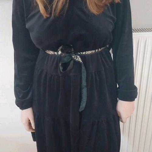 Velvet dress with V and ruffles new, black