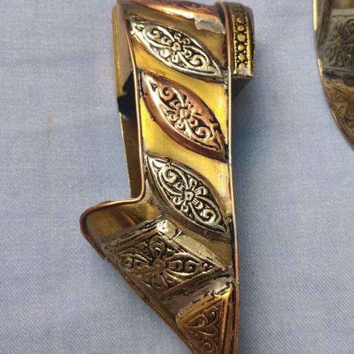 Vintage metal ashtrays set of 2 babouche slippers, like new