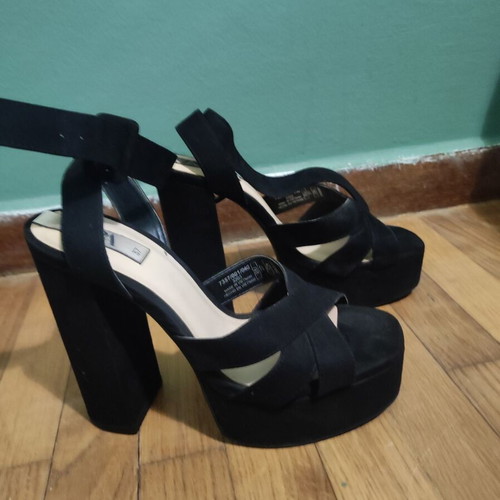 Zara black sandals with thick heel size 37