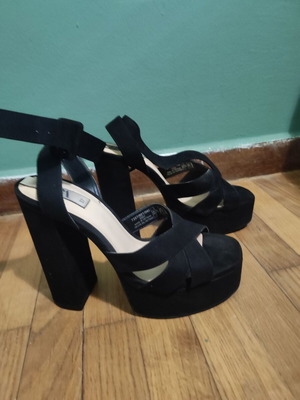 Zara black sandals with thick heel size 37