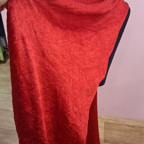 Red scarf with fringes like new