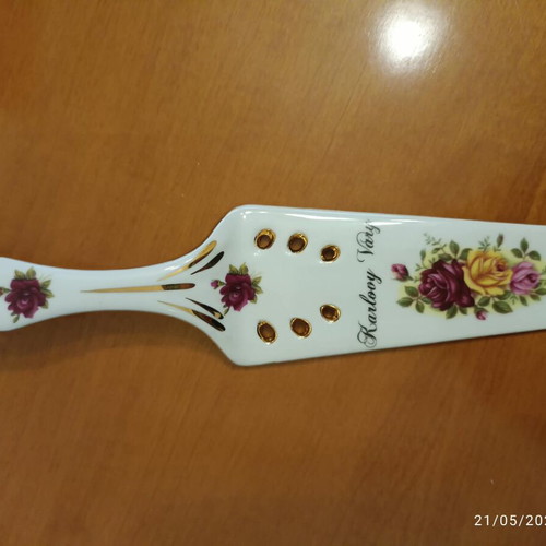 Amfora Bohemia porcelain spatula like new