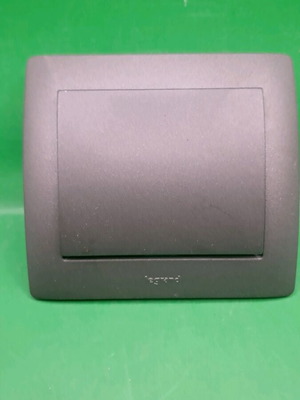 Legrand Galea metal switch ale retour new, gray frame