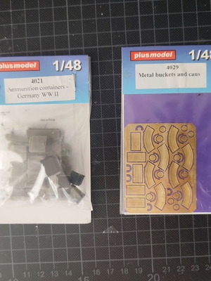 Plus model 1/48 German Ammo Containers & Metal Buckets and Cans καινούργιο σετ