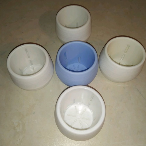 Detachable flower pots like new, pack of 5 plastic 7x7cm