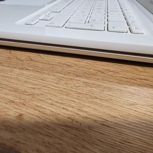 Apple MacBook 13" A1342 late 2009 Core 2 Duo 8GB RAM 128GB SSD