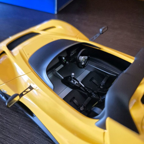 Lotus 3 Eleven Autoart model 1/18 new, yellow metallic