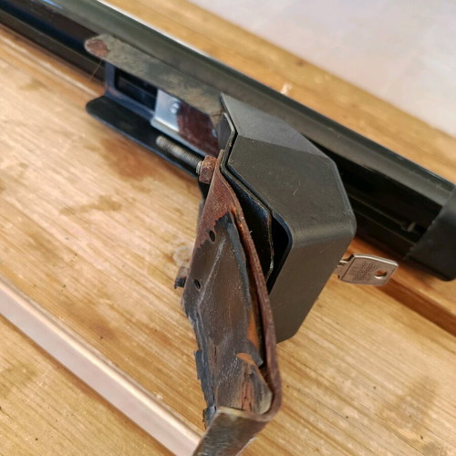 Hermes Roof Bars used for Toyota Auris 2008-12 set with feet