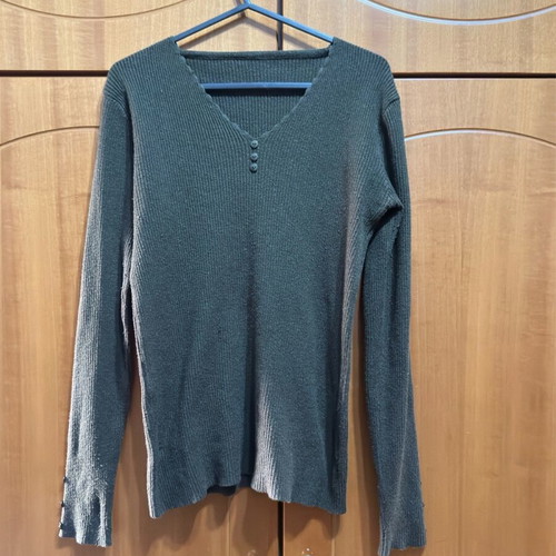 Women's ribbed knit long sleeve shirt used, olive color