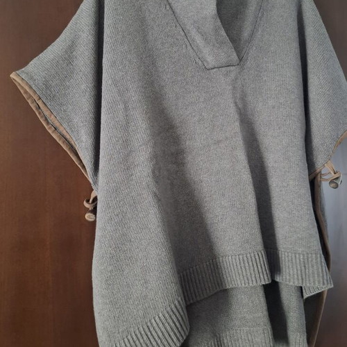 Massimo Dutti poncho size S wool cashmere blend like new, grey with brown details