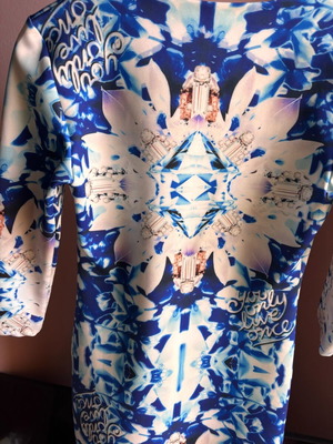 Women's dress like new, size S, blue and white with diamond pattern