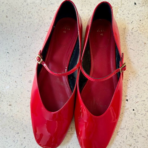 Zara patent Mary Jane’s ballet flats like new, red size 41