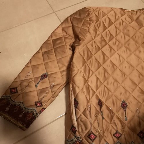Quilted jacket gold color new, one size