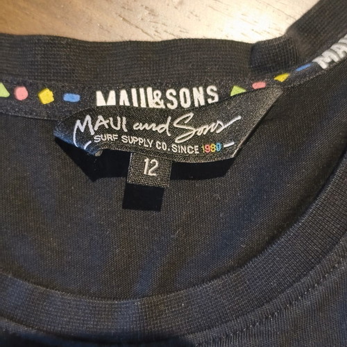 Maui & Sons sleeveless t-shirt for 12 years old like new, black, cotton