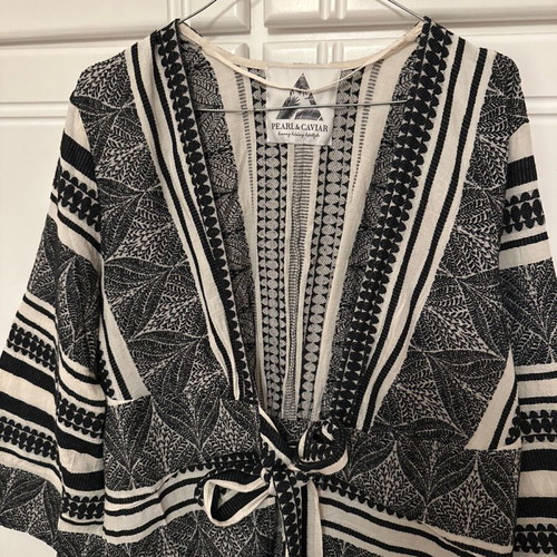 Pearl & Caviar kimono like new, black and white cotton