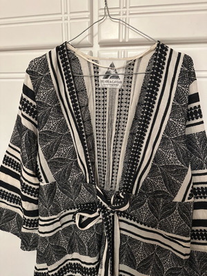 Pearl & Caviar kimono like new, black and white cotton