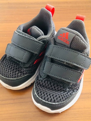 Adidas Детски спортни обувки като нови, номер 20, сиви