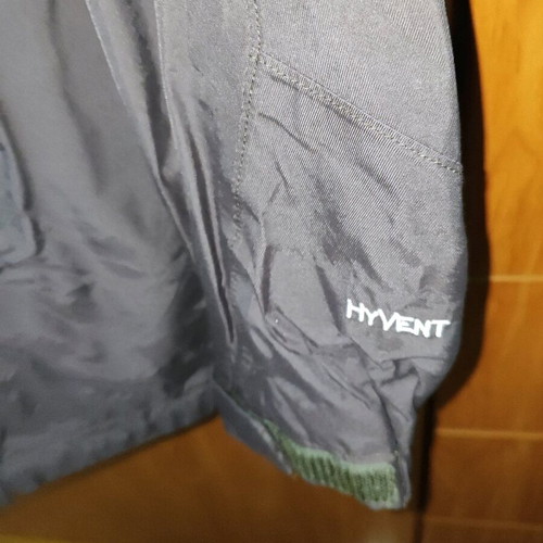 The North Face 3 in 1 Hyvent jacket size Large like new, brown