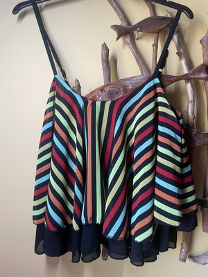 Striped crop top with adjustable straps