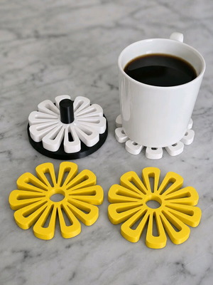 Flower-shaped coasters set of 4 yellow and white new