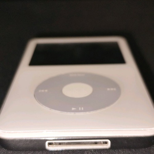 Apple iPod classic 5th gen 30Gb used with new battery