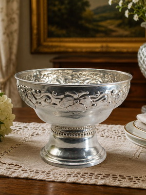 Silver-plated bowl on pedestal PRIMA NS Sweden like new, floral relief
