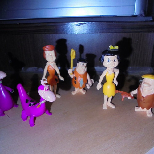 Flintstones Kinder collectible figures 6 pcs like new with extra items