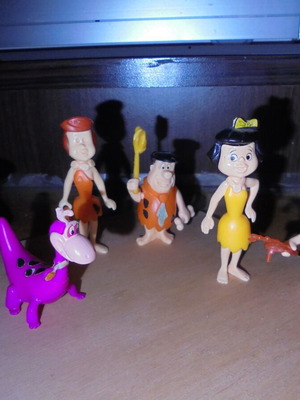 Φιγούρες Flintstones Kinder συλλεκτικές 6 τμχ με 3 επιπλέον μικροαντικείμενα like new
