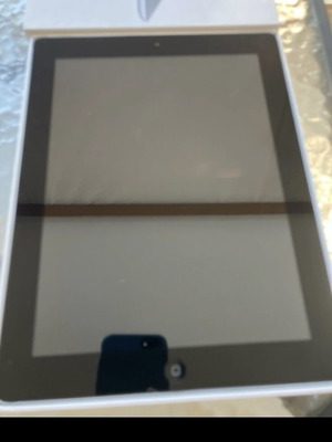 iPad 2 16GB tablet with charger and box