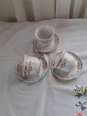 Tea cups used, set of 3, porcelain with floral pattern