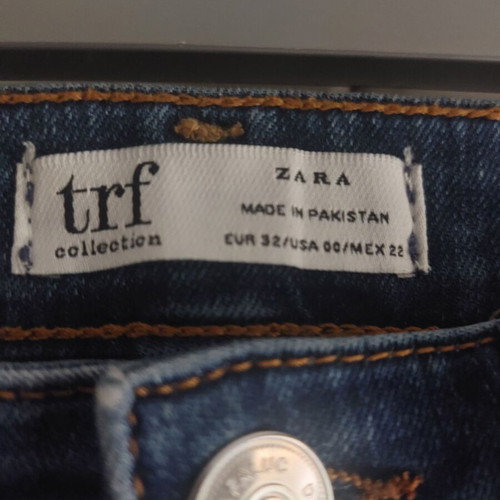 Zara TRF elastic jeans size 32 like new, blue