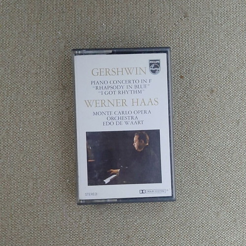 Gershwin Rhapsody in Blue and Others Tape like new, classical